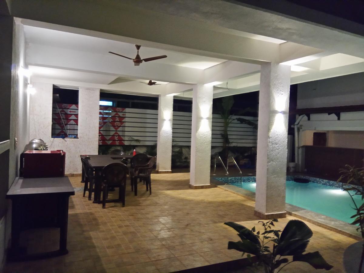 Sunshine Vagator Hotel Exterior foto